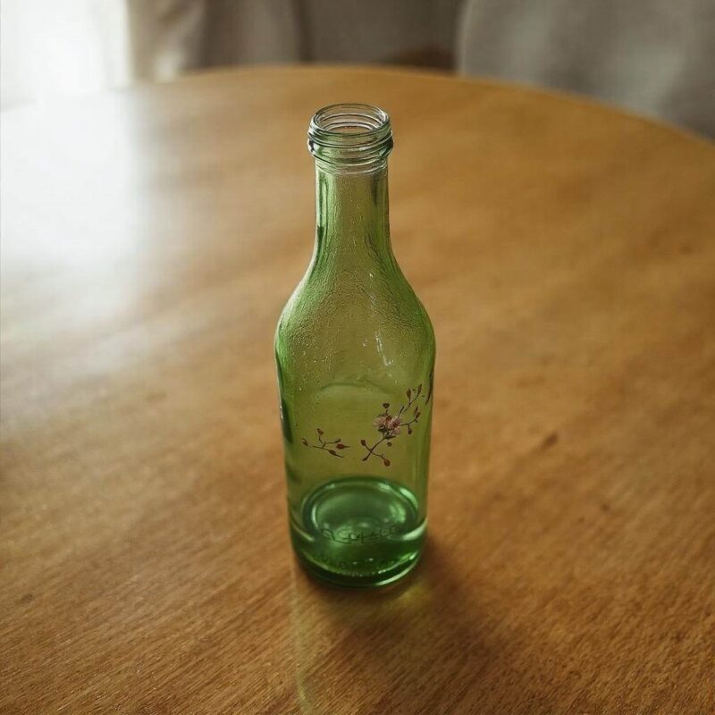 talerze butelkowa zieleń